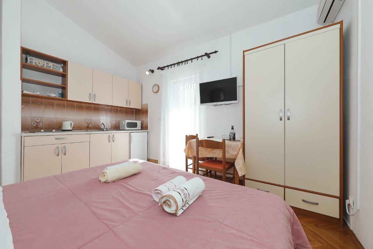 Apartments Vedrana Biograd Na Moru Buitenkant foto