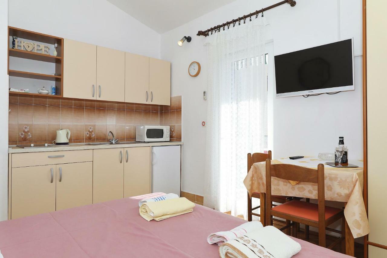 Apartments Vedrana Biograd Na Moru Buitenkant foto