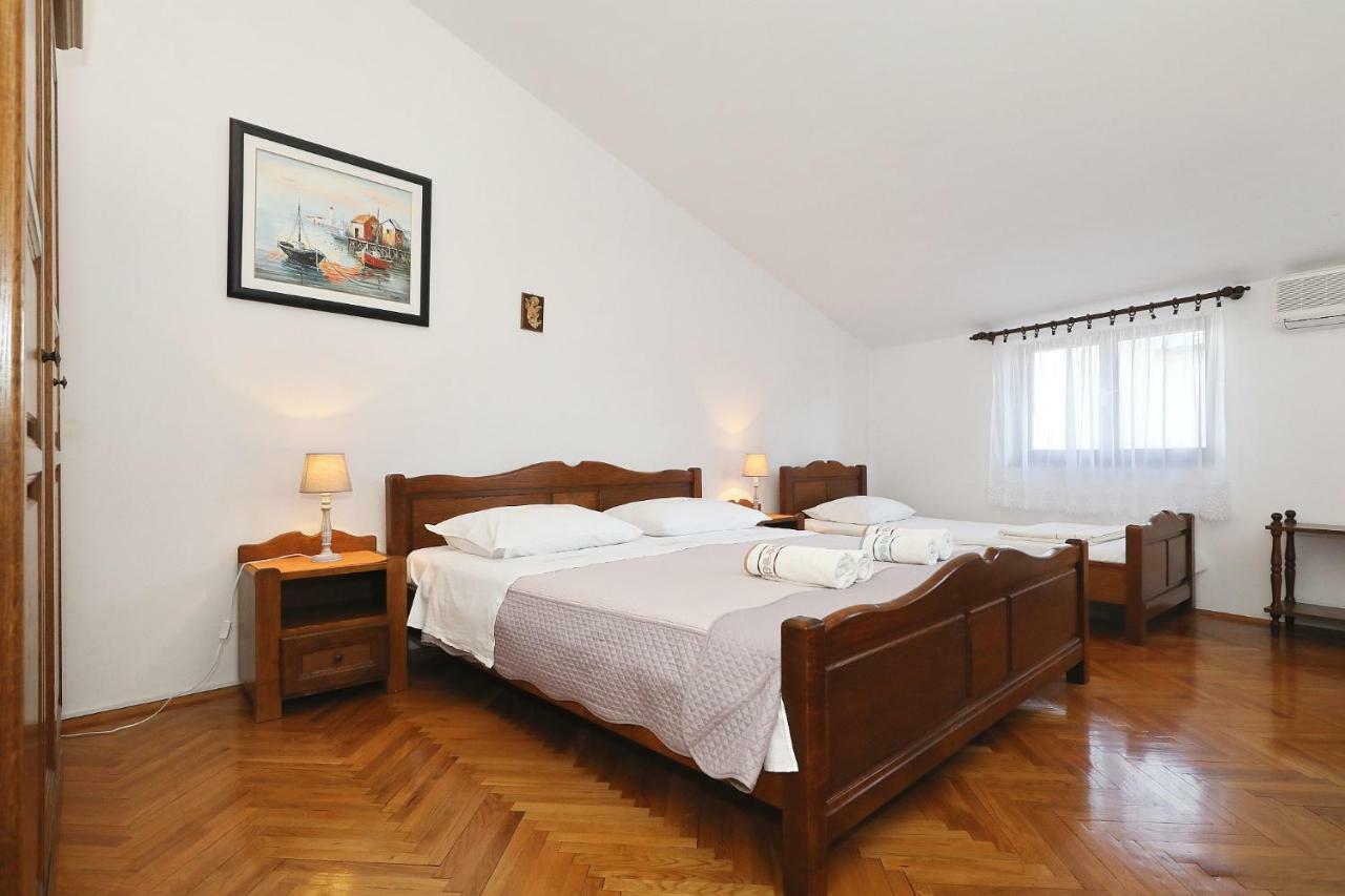 Apartments Vedrana Biograd Na Moru Buitenkant foto