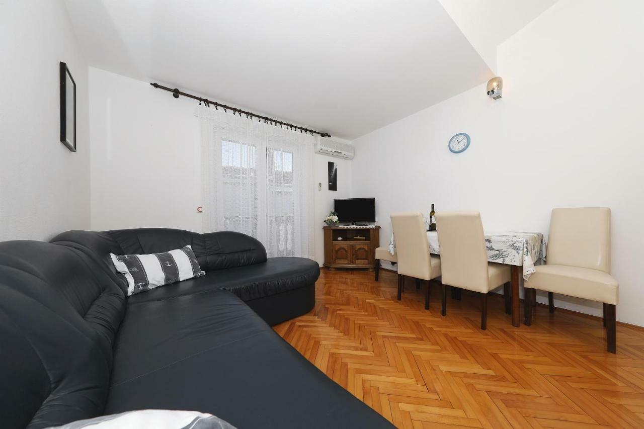 Apartments Vedrana Biograd Na Moru Buitenkant foto