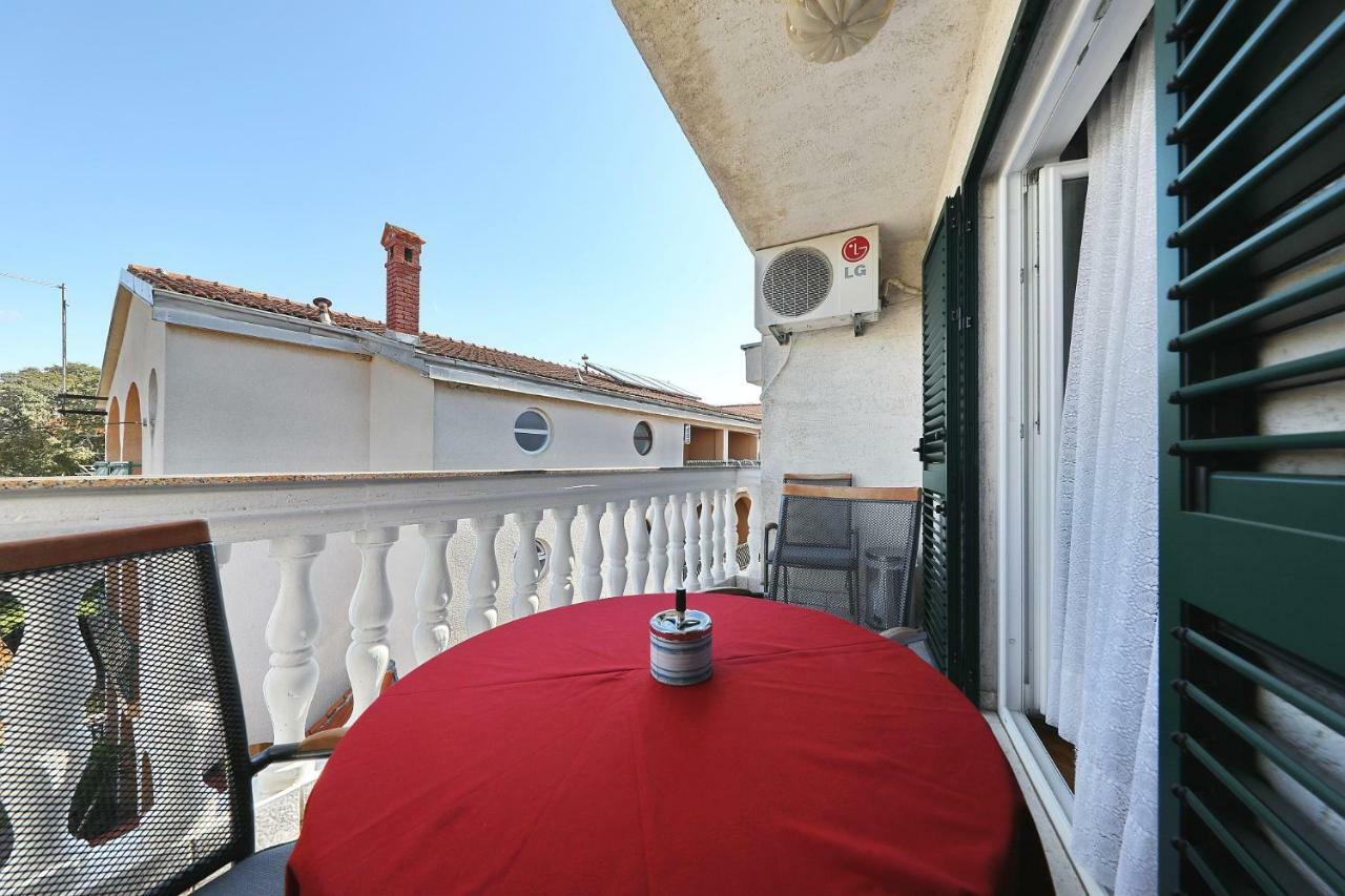 Apartments Vedrana Biograd Na Moru Buitenkant foto
