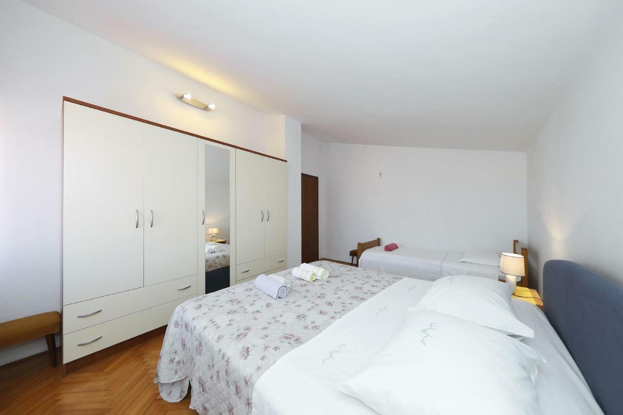 Apartments Vedrana Biograd Na Moru Buitenkant foto