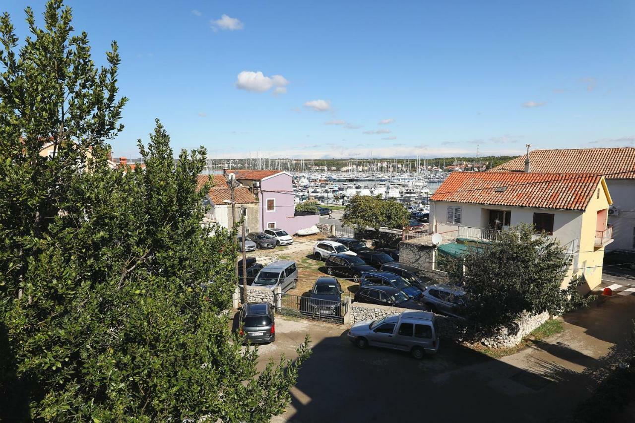 Apartments Vedrana Biograd Na Moru Buitenkant foto