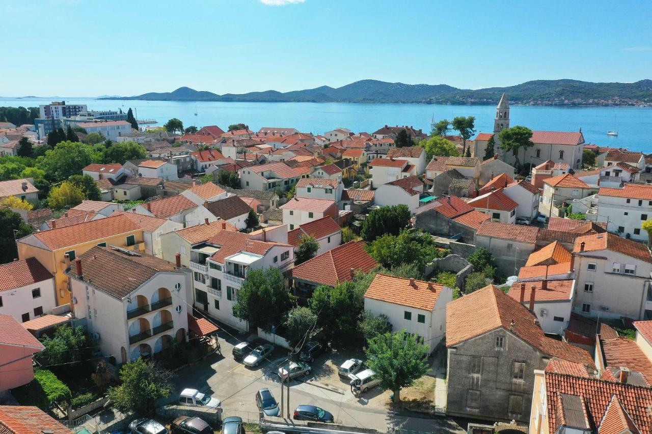 Apartments Vedrana Biograd Na Moru Buitenkant foto